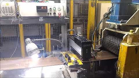 Scanning bimetal strip thickness gauge