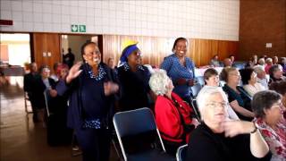 Ronéll Erasmus sings for the elderly 2