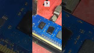 Computer Ram Ic nikal kar sarface clean Laptop Computer Repair Hardware Training Advance Institute