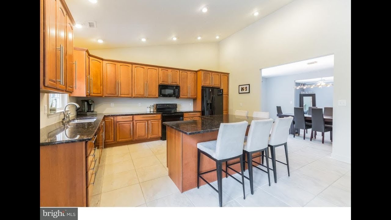 Have You Seen This Hot New Listing Custom Home Wooded Lot Big Bright Room With Lots Of Space For More Information A Home Bright Rooms Custom Homes