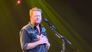 God Gave Me You  (last song) Blake Shelton last night at Caesars Palace, Las Vegas Residency