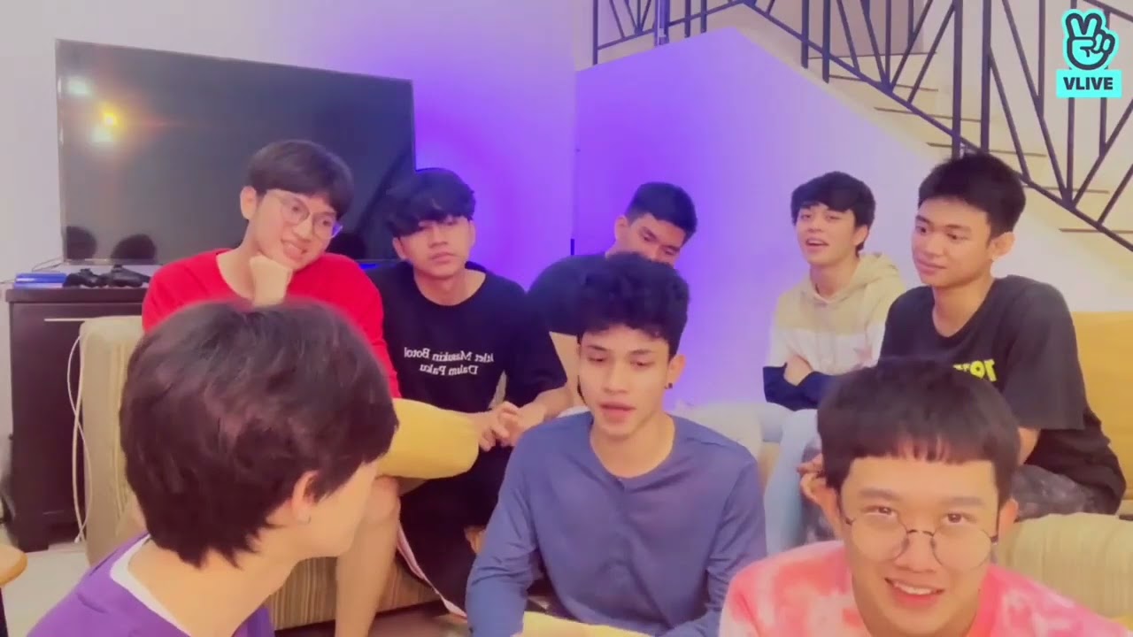 vlive UN1TY- Sambung kata, tiba - tiba nenek salto🤣🤣😂