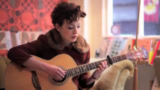 Video thumbnail of "Daughter - "In The Shallows" (Tales From Shop Session)"