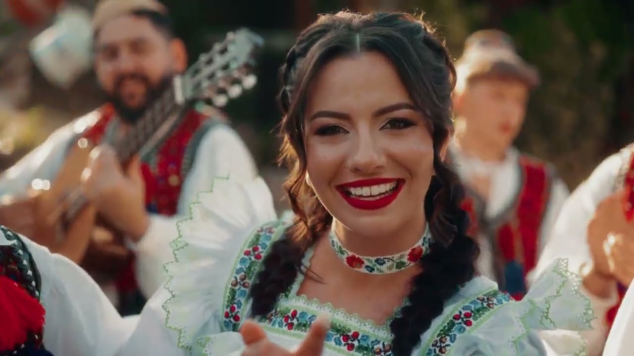 Nicoleta Petrehuș - Feciori nu vă însurați || Videoclip Oficial