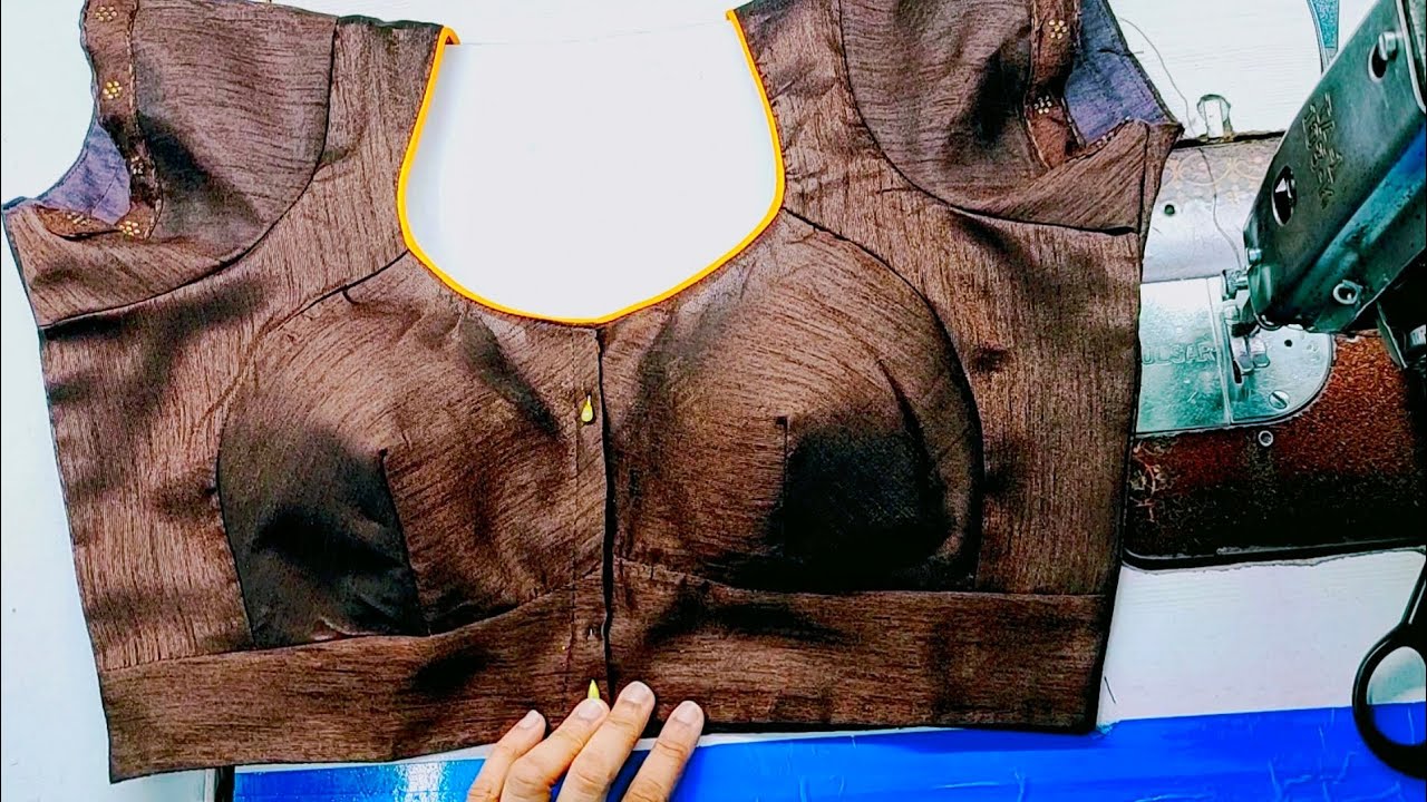 डायरेक्ट कपड़े पर बनाएं कटोरी ब्लाउज | Deep neck Katori blouse cutting and stitching | 2022 🔥