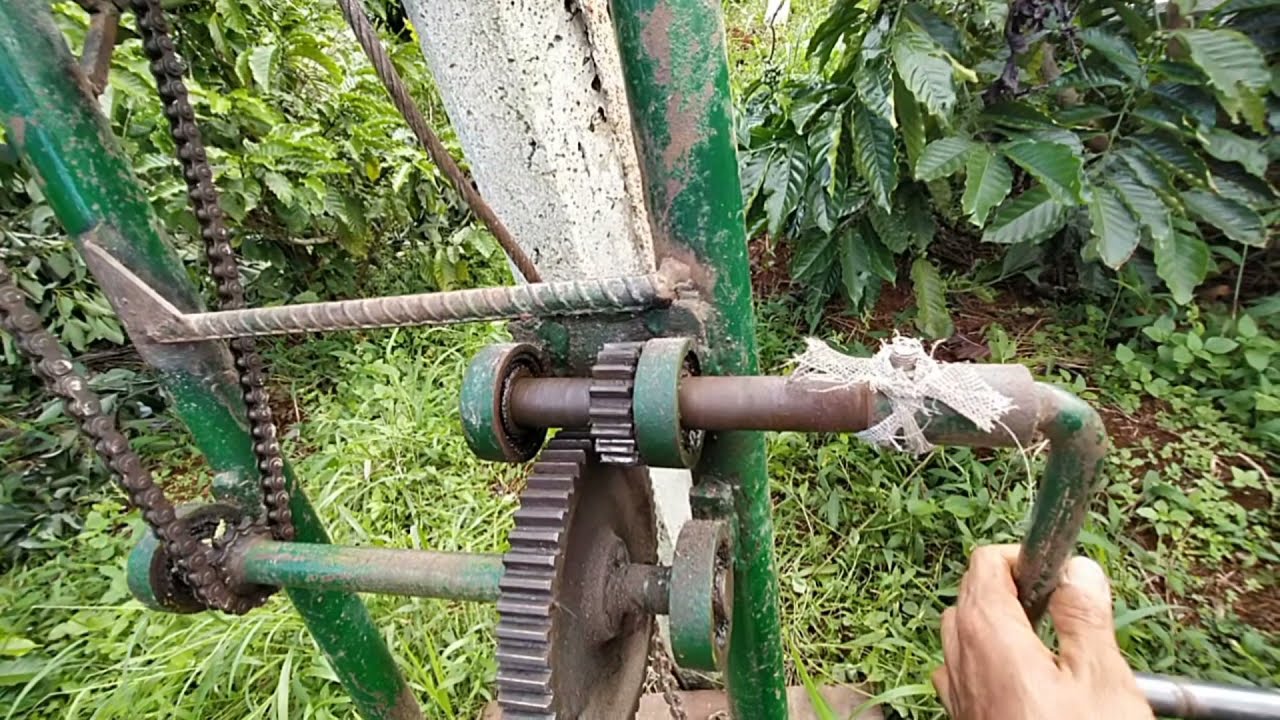 NHỔ TRỤ TIÊU BẰNG TỜI TỰ CHẾ