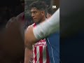 ¡QUÉ GOLAZO! 🐐 Doblete para Santiago Sandoval, más que inspirado con Chivas para vencer a Pumas.