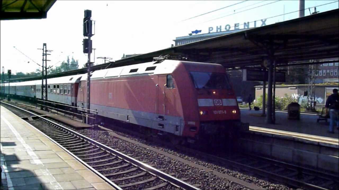 101 107-9 mit Autozug, Abfahrt Hamburg-Harburg, 2. Oktober 2011.