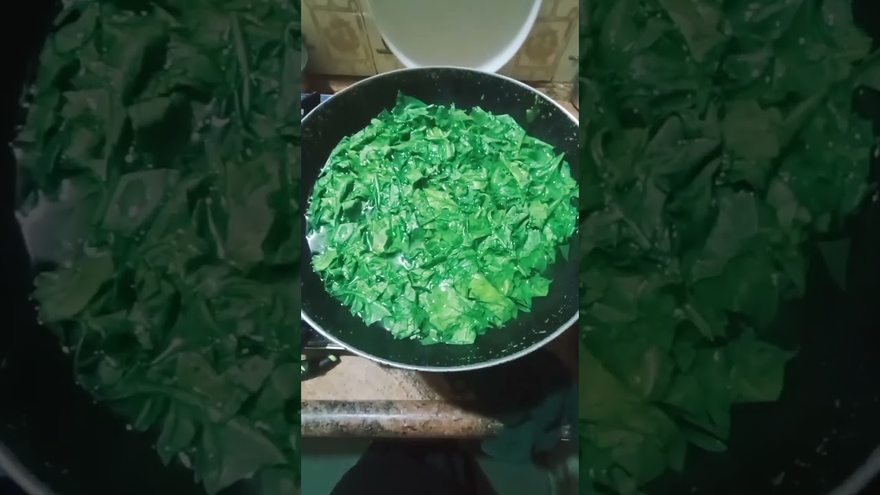 To retain the colour of green leafy veggies always cook in open pan👆