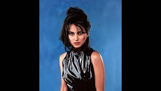 Walk like an Egyptian- Susanna Hoffs. 1994