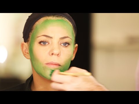 Character Study: WICKED Star Rachel Tucker on Becoming Elphaba and Turning Into a 'Work of Art'
