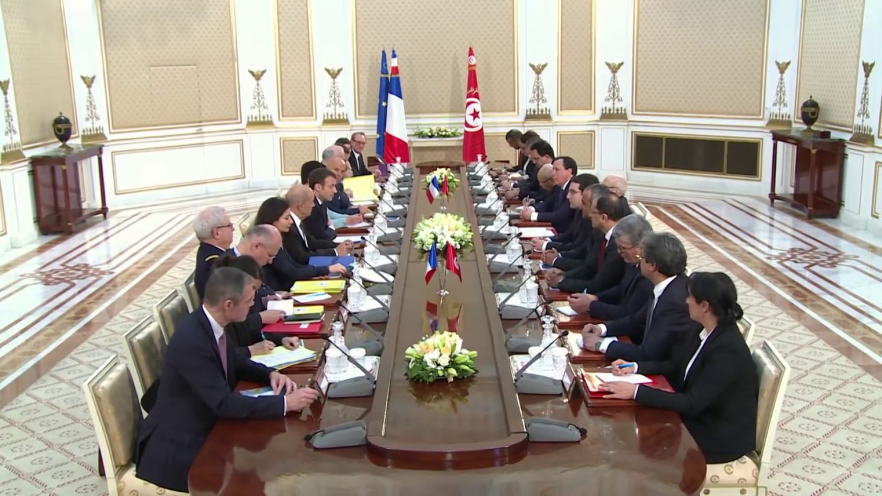 لقاء رئيس الجمهورية مع الرئيس الفرنسي إيمانويل ماكرون