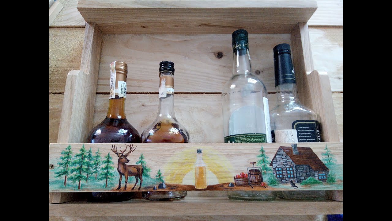 Schnapsregal aus Esche mit Hirsch, Wald, Katze und Brennerei