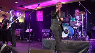 The Silhouets - The Young Ones