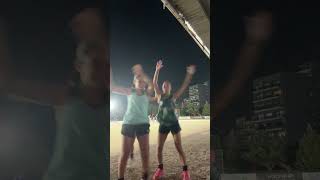 y se la pasa dando vuelta por debajo del ombligo #dancetiktok #bailes #trends #virales #viral #like