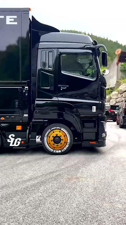 LIBERTY WALK FUSO SUPER GREAT