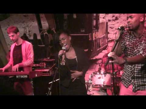 MARY N'DIAYE "En sng till alla dem" live @ lilla b...