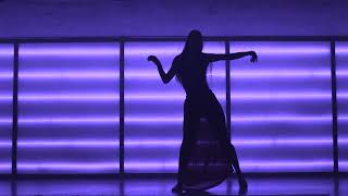 ФУТАЖ танец девушки на неоновом фоне / footage dancer - FOOTAGEPRO/FOOTAGE.SU