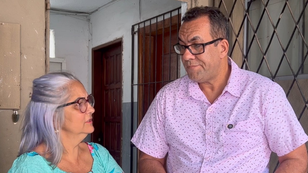 “Ele enganou TODAS as vizinhas!”