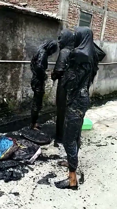 Bukannya Sekolah Malah Main Lumpur
