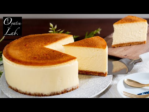 Resep kali ini dibuat karena saya masih punya stok cream cheese yang cukup banyak di kulkas dan pena. 