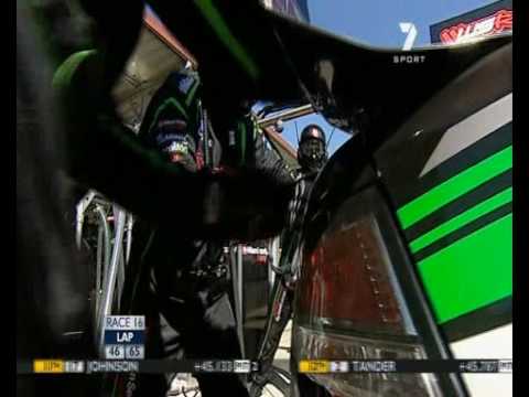 V8 Supercars : Fabian Coulthard Loses Fuel (Queens...