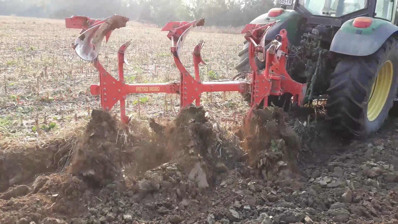 John Deere 6620    Pietro Moro 3 furrow  ploughing oranje