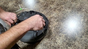 How to remove and replace Main wheels of iRobot Roomba i-Series