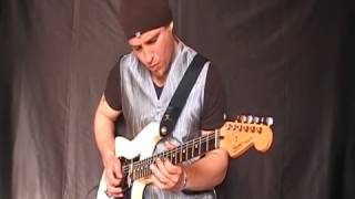 Video thumbnail of "Juliań Didier play "Road to hell" song by Chris Rea"