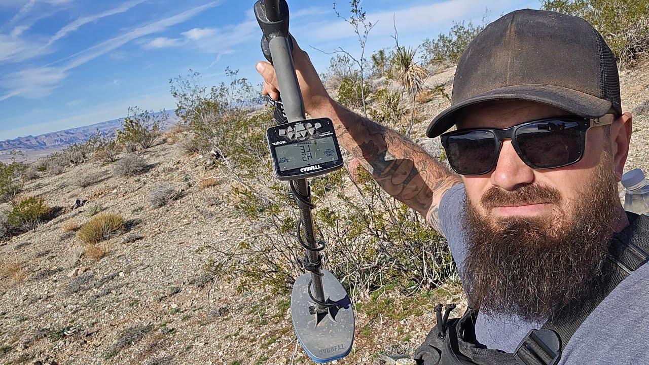 Metal detecting with the Garrett Axiom in the Arizona desert live stream!