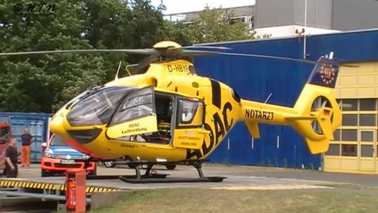 Christoph 6 und Christoph Weser Start und Landung Tag der Sicherheit Bremen