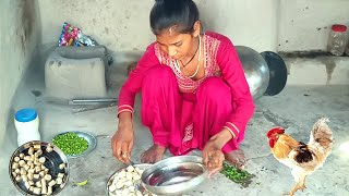 देखिए दोस्तों मैंने बनाई बहुत ही नई सब्जी अरबी की साथ में पानी की रोटी Laxmi Official Cooking