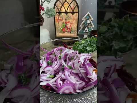 Салат из сырой моркови свёклы и лука. Диетический. Можно в пост.