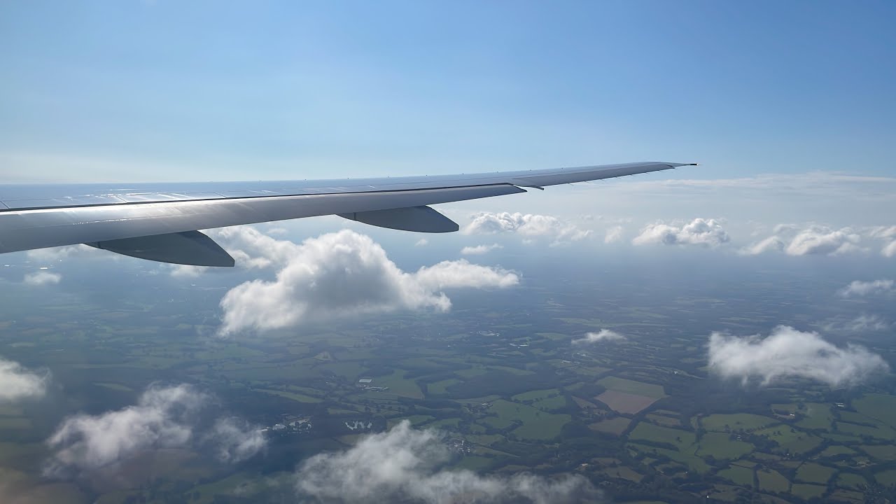 British Airways 777-200 landing at London Gatwick | G-YMMF