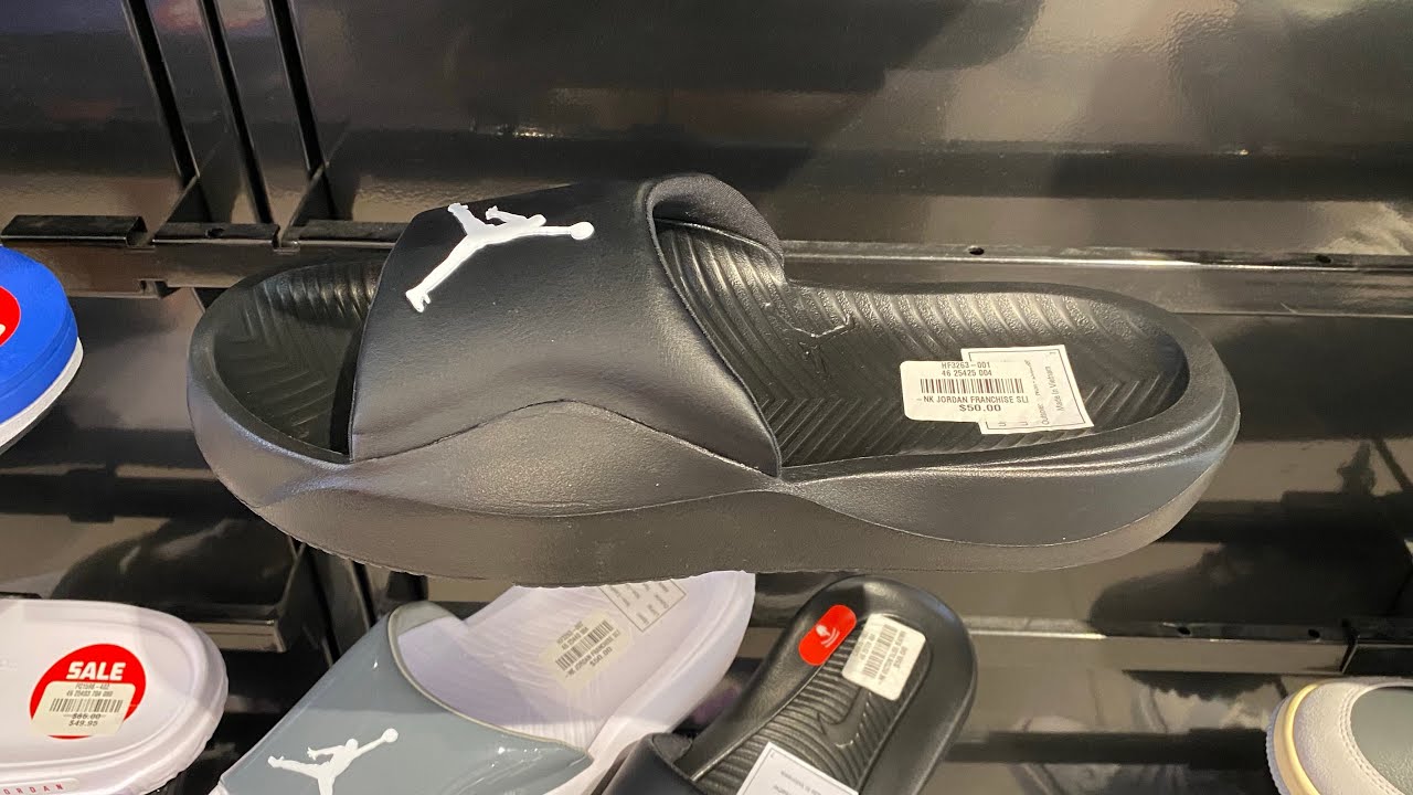 Jordan Franchise Slides (Black/ White) - Style Code: HF3263