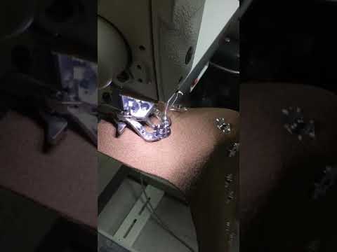 Пришивание кнопок на