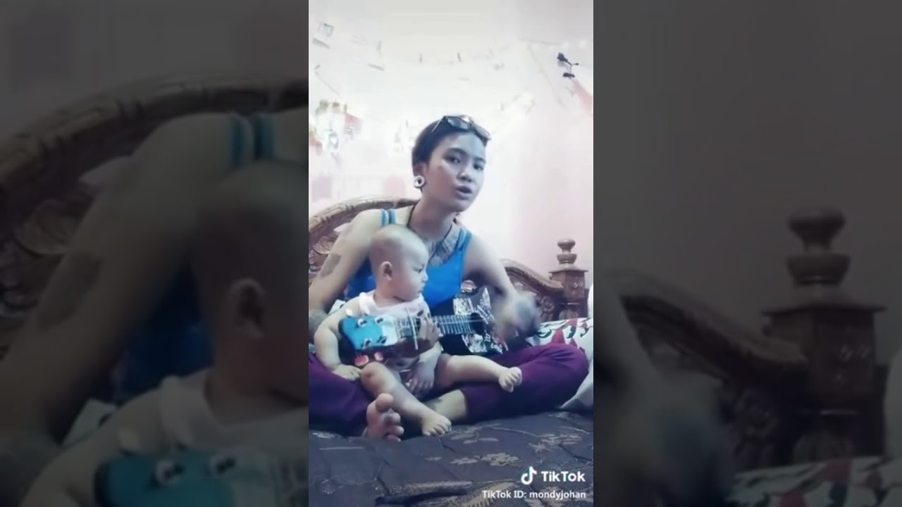 Auto nangis 😭!! Mondy johan bersama sang buah hati nyanyikan lagu buat suami tercinta