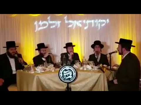 בימים ההם מוטי אילוביץ עם מקהלת שירה בביצוע ווקאלית בימי הספירה 