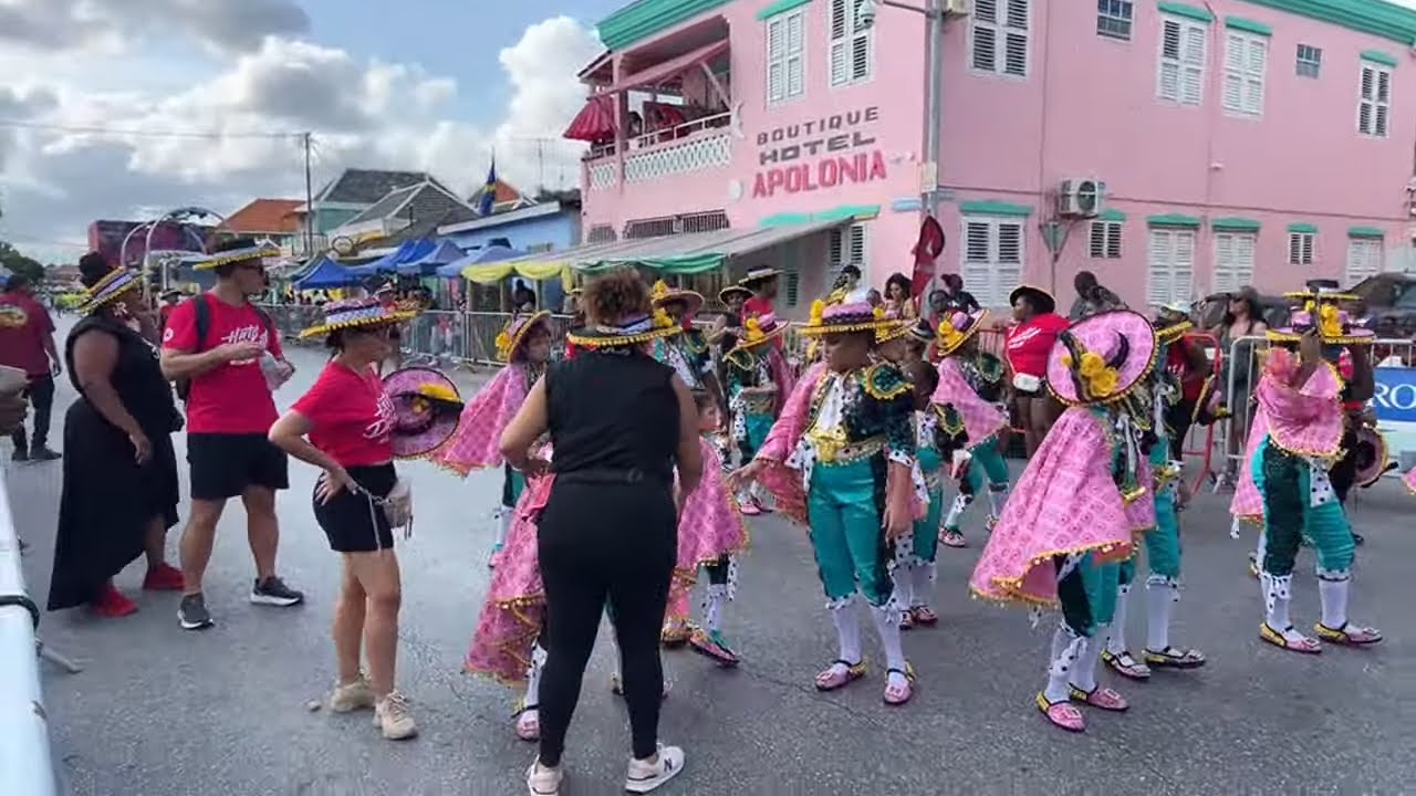 Regilio Jadi is live Kinder carnaval Curaçao 2026