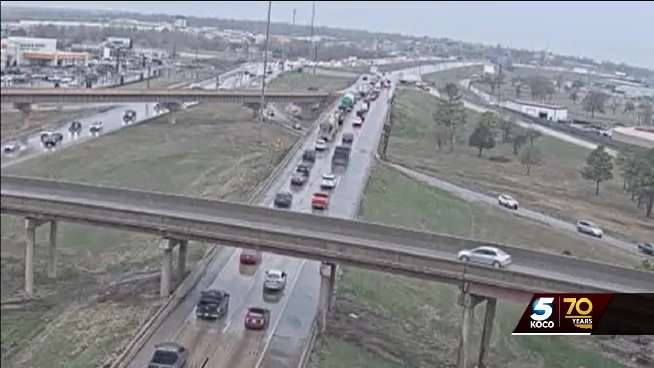 3-car crash involving cattle truck causing traffic delays in OKC - YouTube