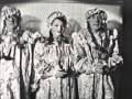 Hattie Jacques, Eric Sykes and Billy Cotton - I Saw Mommy Kissing Santa Claus