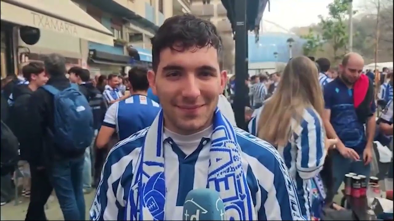 Ambientazo pre Derbi en Anoeta y llegada de los jugadores al estadio I Semifinales de la Copa