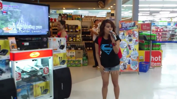 A Random Girl Steps Up To A Karaoke Machine and Floors Everyone | ZENDEE - DayDayNews