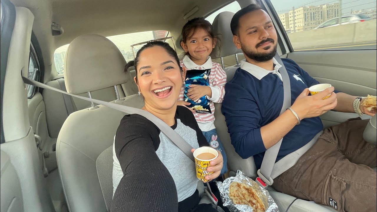 Dubai mein humare gadi fastey fastey bachi . Best camping spot in dubai . 