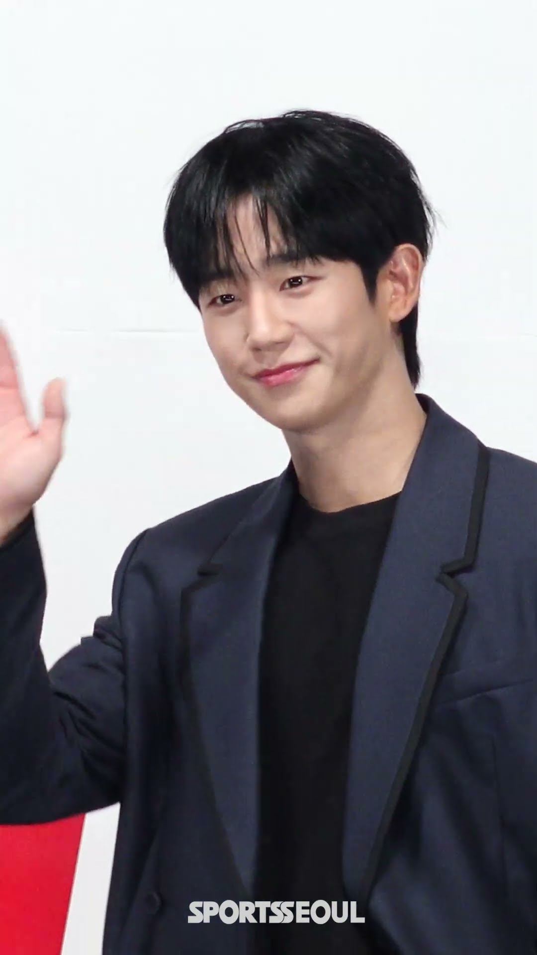 정해인, 이 미소에 설렌다 #JungHaein