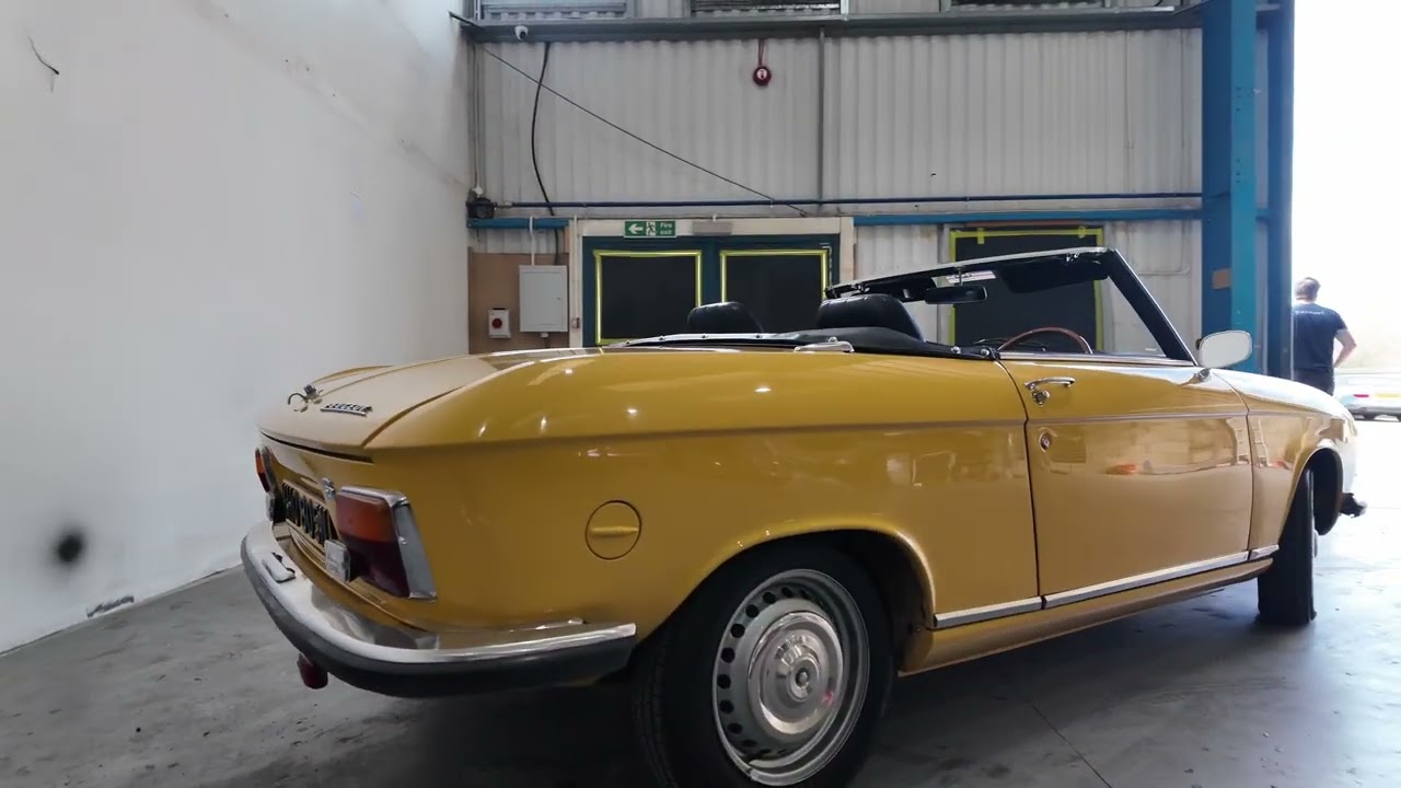 Lot 142 - 1975 Peugeot 304 Cabriolet