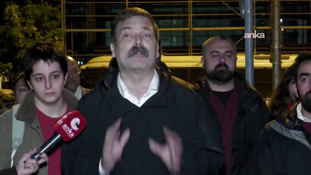 16 genç yoldaşımızın tutuklanması üzerine Bakırköy Adliyesi önünde basın açıklamamız