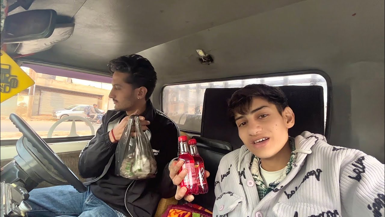 Aaj Bhaiya Ne Khilaya  Burgger 🤤