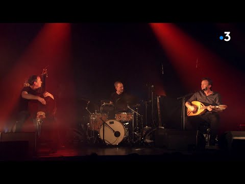 VAQUI. Le groupe De La Crau en concert autour de Sam Karpiénia