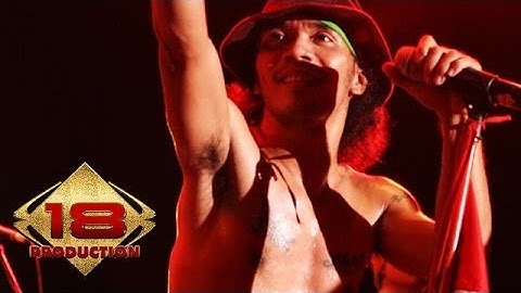 SPEKTAKULER PERFORM " SLANK " Bawakan Lagu - Bendera Setengah Tiang (Live Probolinggo 2006)